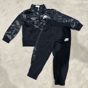 18m Nike Toddler Tracksuit
